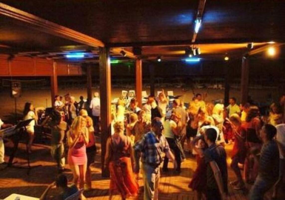 Belinda Beach Club Transfer