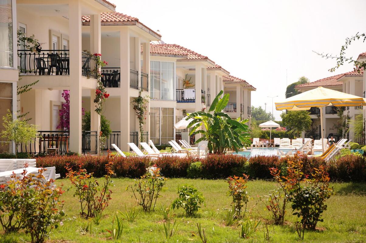 Golden Garden Apart Transfer