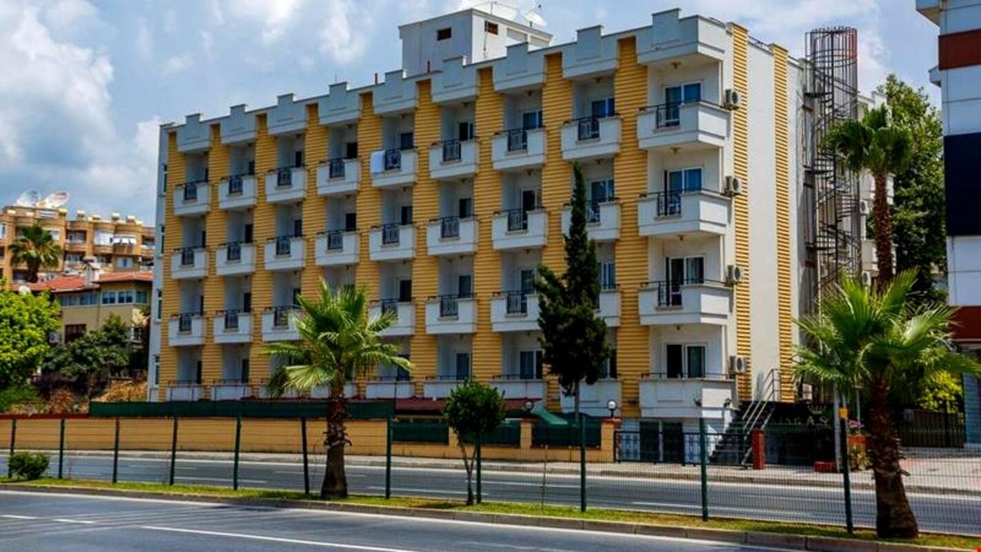 King As Hotel Überweisen