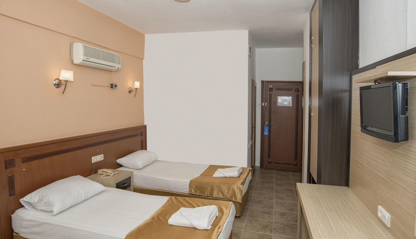 Клеопатра Девели Отель Передача