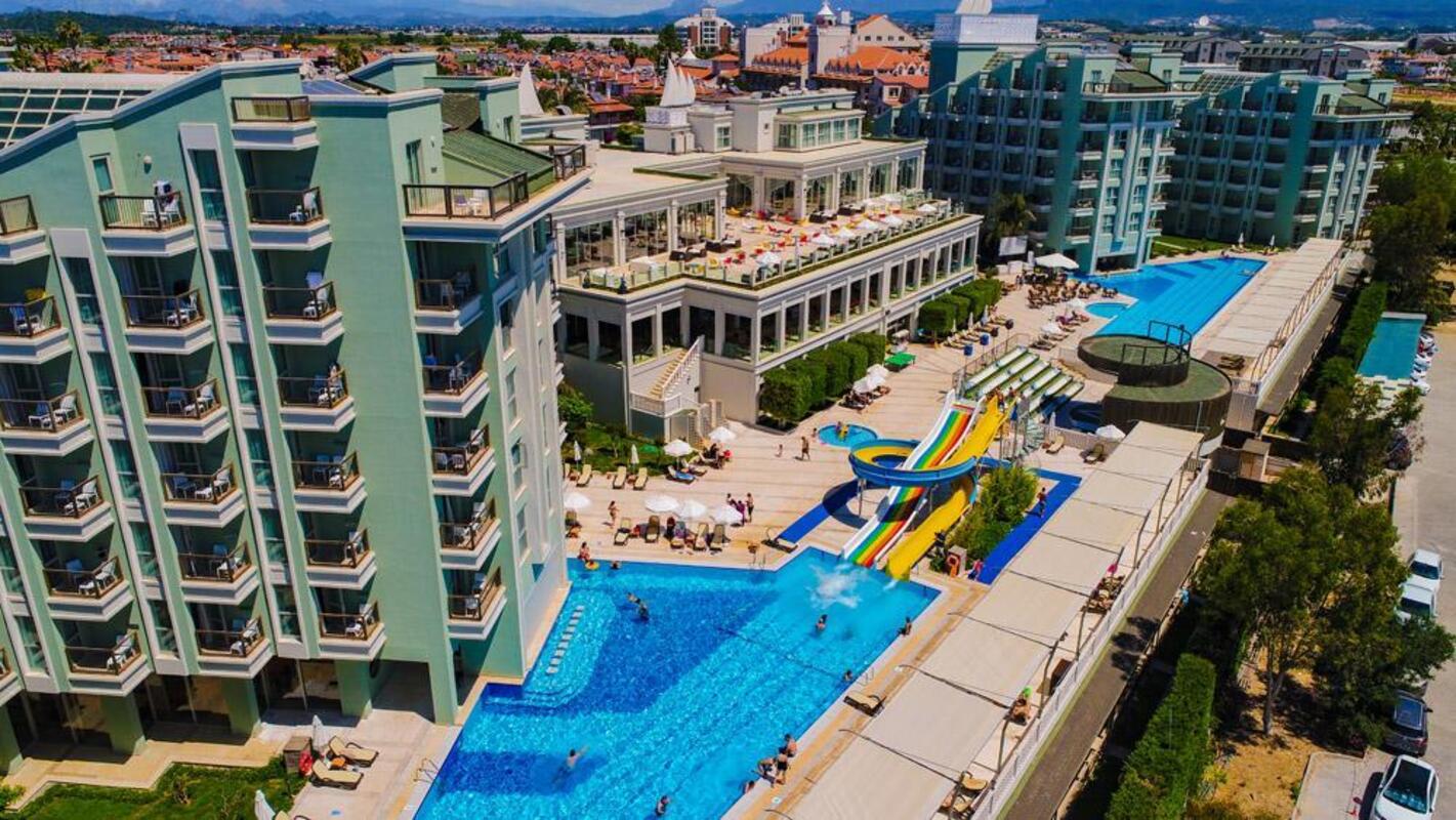 Royal Atlantis Spa & Resort Transfer