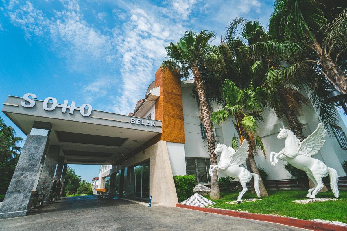 Soho Beach Club Überweisen