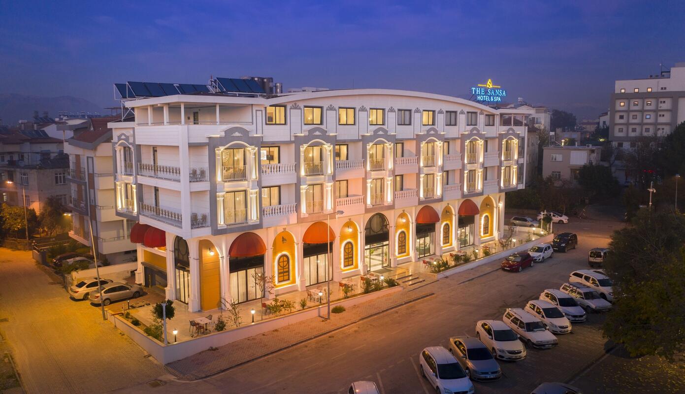 The Sansa Hotel & Spa Überweisen