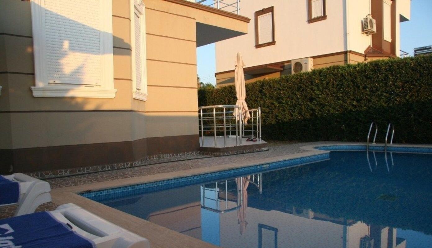 Villa Bouzid Überweisen