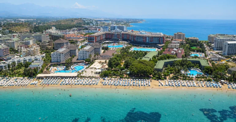Fugla Luxury Transfer - Aileler İçin Güvenli Yolculuk