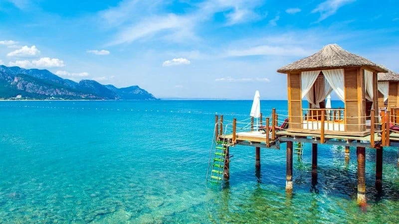 Kemer Airport Transfer - Встреча в аэропорту с табличкой