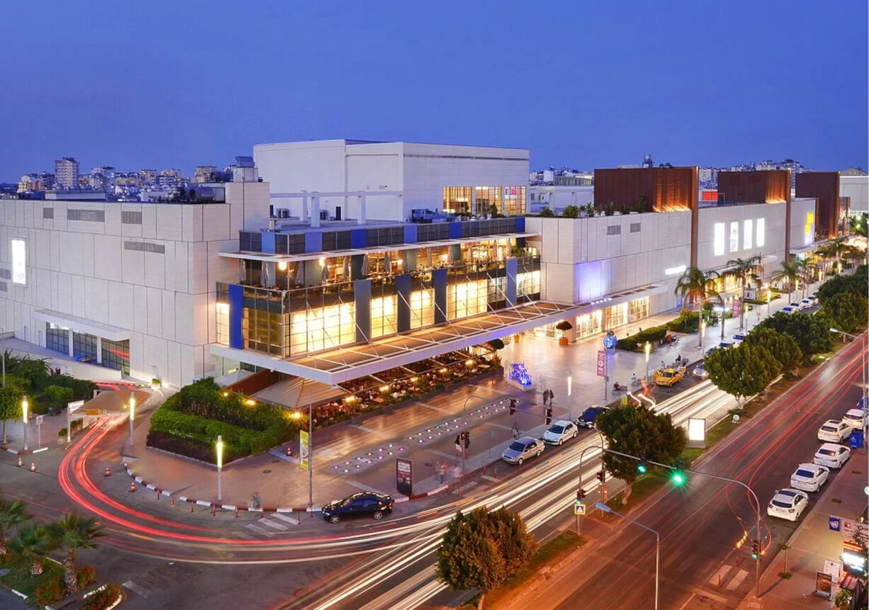 Kundu Airport Transfer - Встреча в аэропорту с табличкой